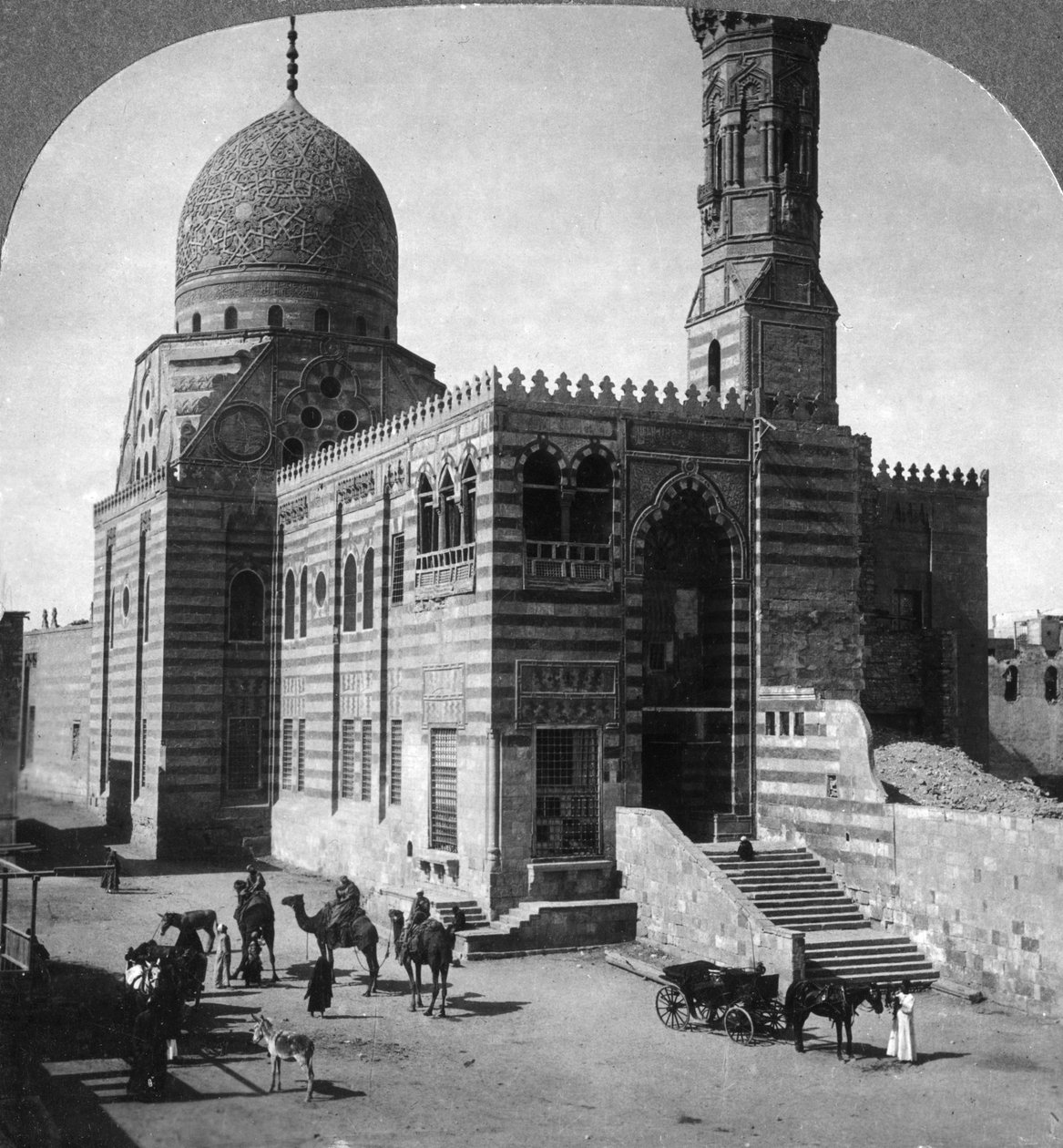 Mosquée-tombeau du Sultan Kait Bey, Le Caire, Égypte, 1905 - Underwood and Underwood