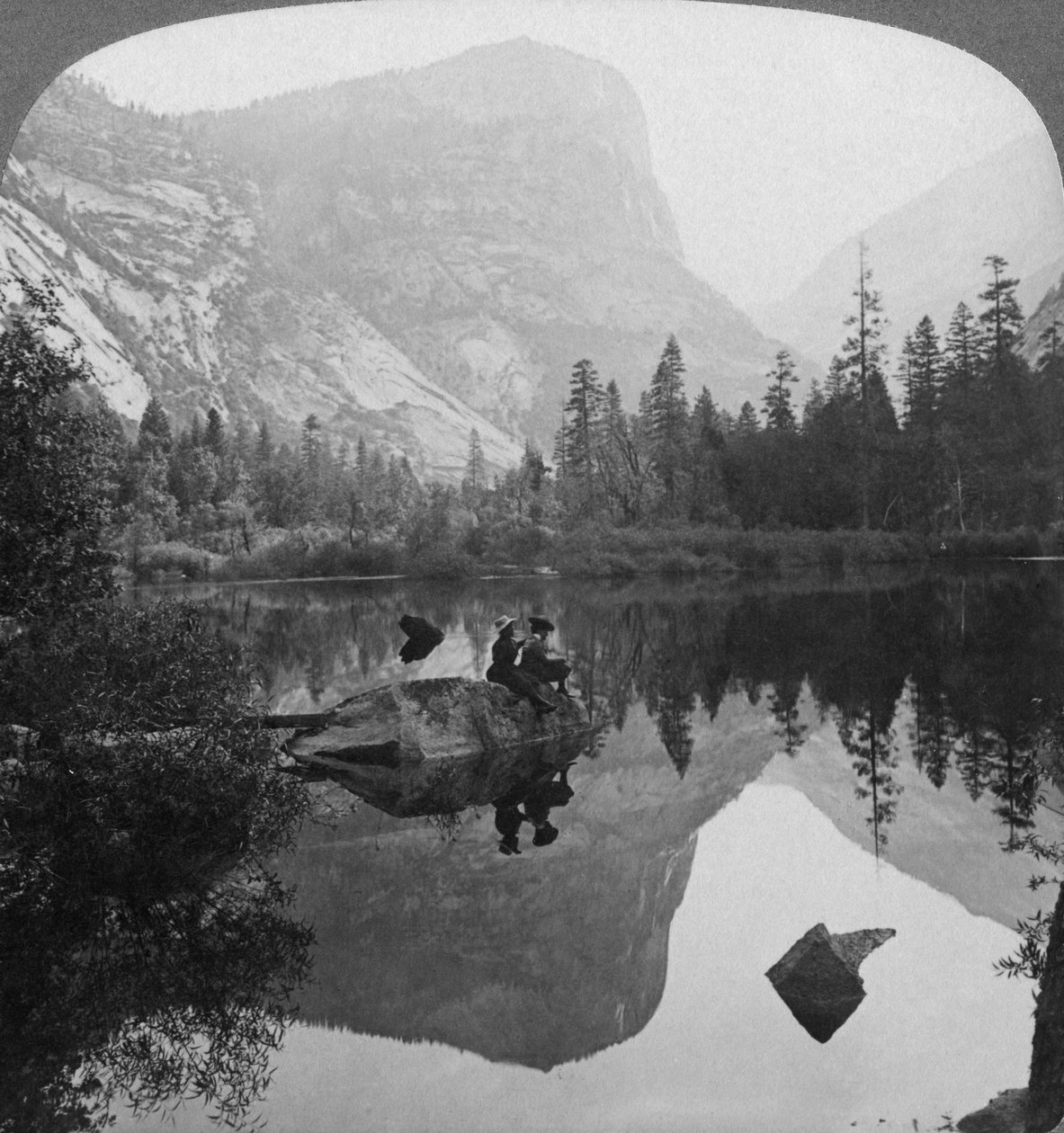Vue du lac Mirror, en direction du mont Watkins, Yosemite, Californie, USA, 1902 - Underwood and Underwood