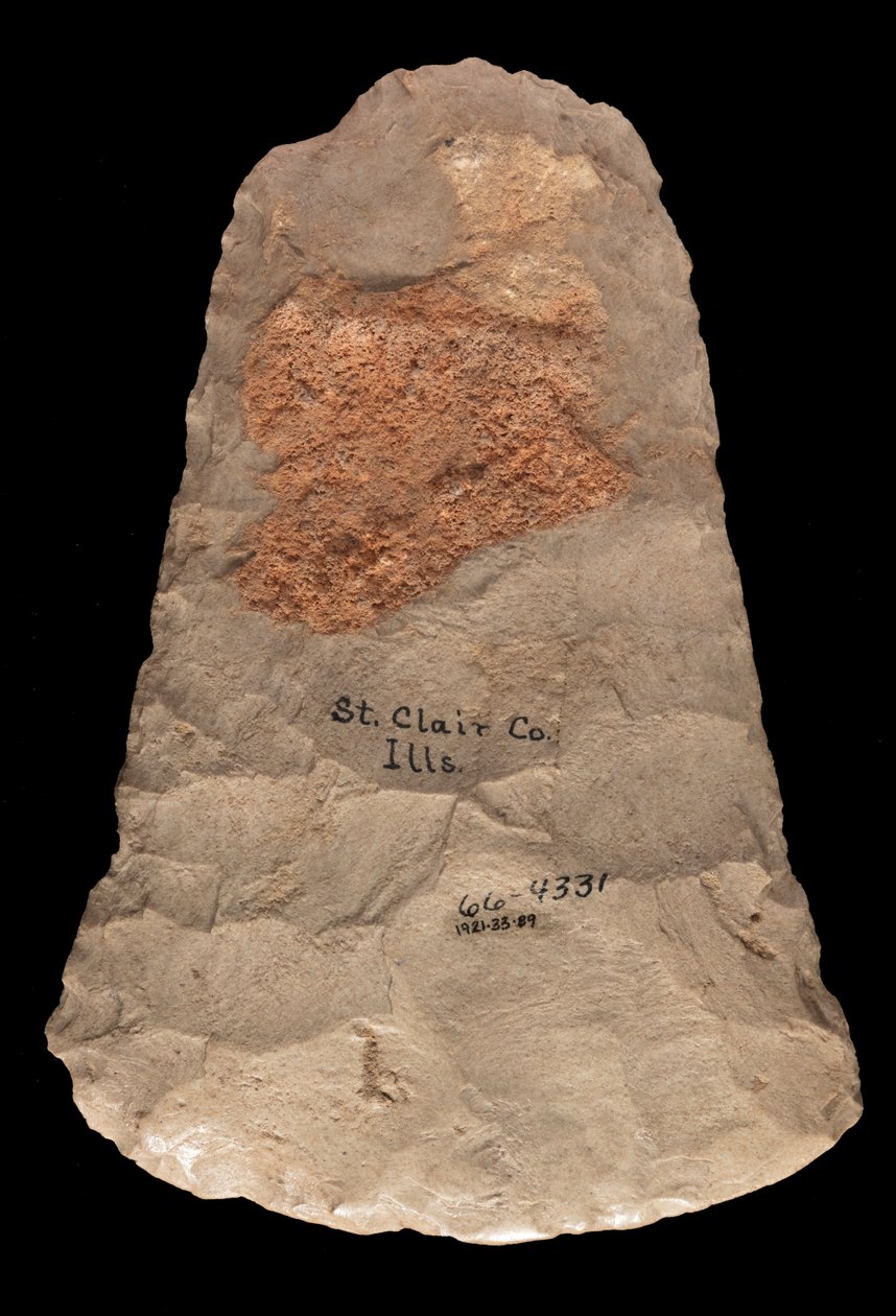 Lame de houe évasée mississippienne en chert de Mill Creek. Cet artefact a été collecté dans le comté de St. Clair, Illinois - Unknown