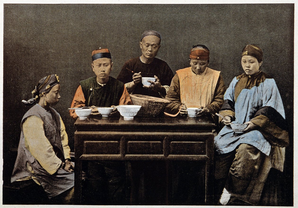 Famille chinoise mangeant - photochrome, fin du 19e siècle - Unknown artist