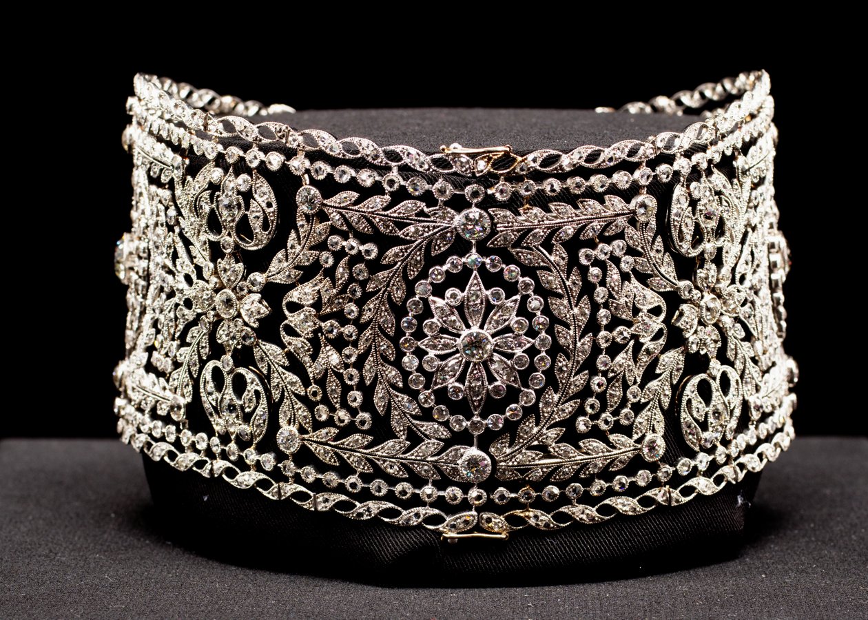 Collier de style ras-du-cou en platine et diamants, porté par Mme Potter Palmer I, née Bertha Honoré - Unknown artist