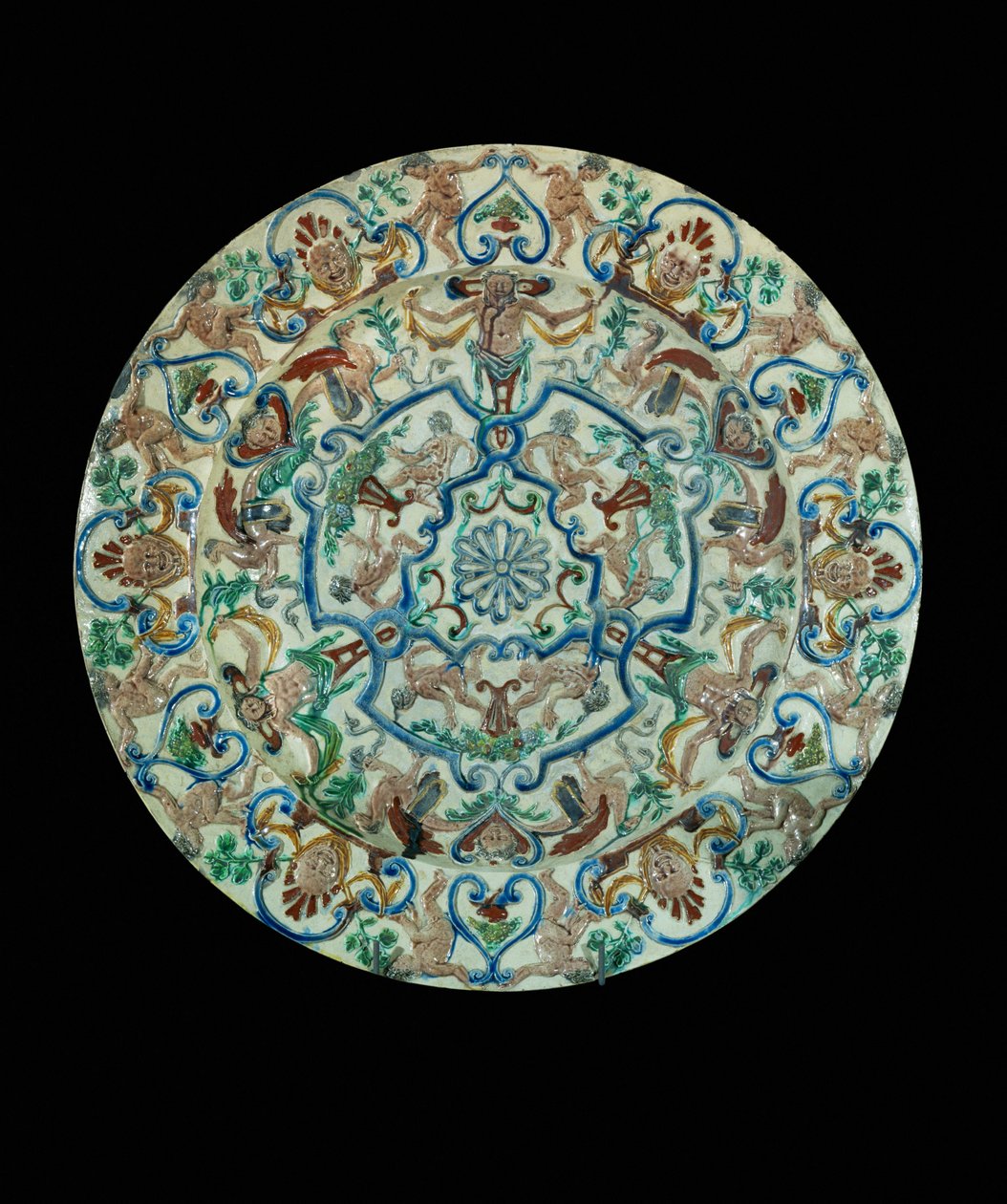 Assiette en faïence, décorée d