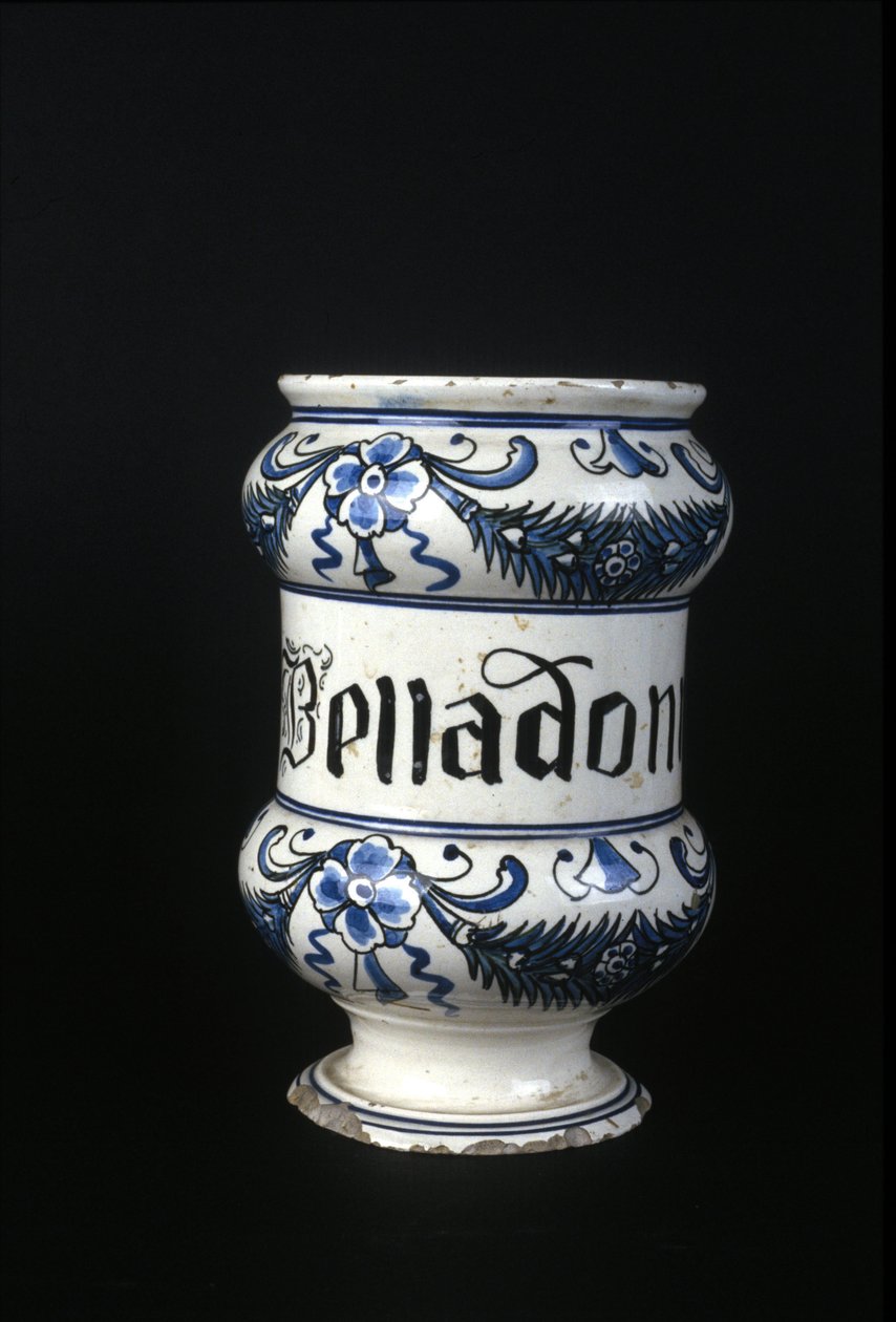 Pot de pharmacie du XVIe siècle contenant de la belladone, herbe toxique utilisée en pharmacie. Musée des sciences et technologies, Milan - Unknown artist