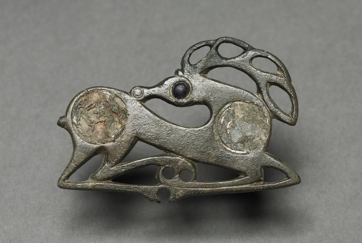 Fibule en forme de cerf couché - Unknown artist