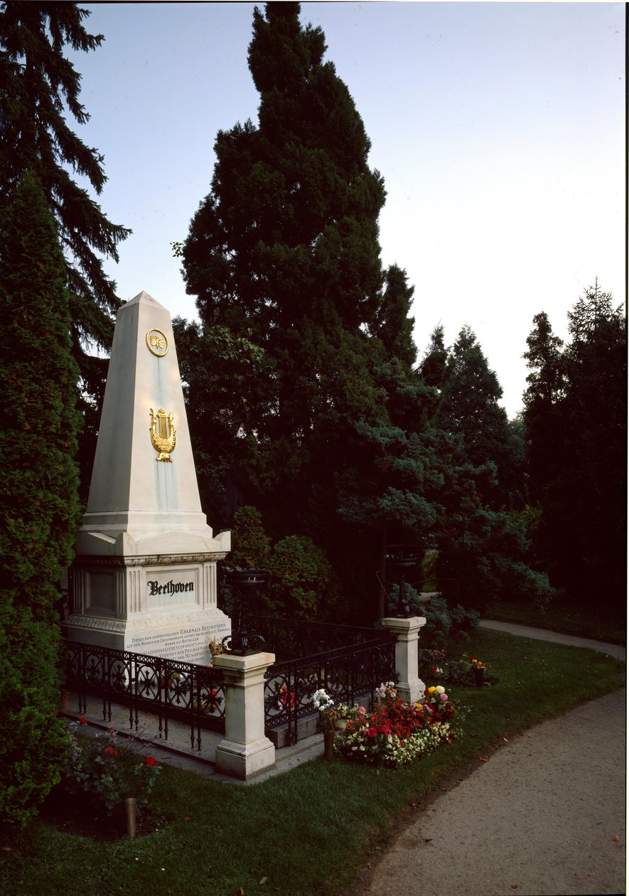 Vue de la tombe du compositeur allemand Ludwig van Beethoven (1770-1827) au cimetière central de Vienne (Zentralfriedhof), Autriche - Unknown artist
