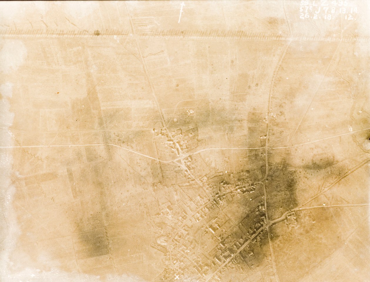 Photographies de reconnaissance aérienne britannique enregistrant les positions des tranchées sur le front occidental pendant la Première Guerre mondiale - Unknown photographer