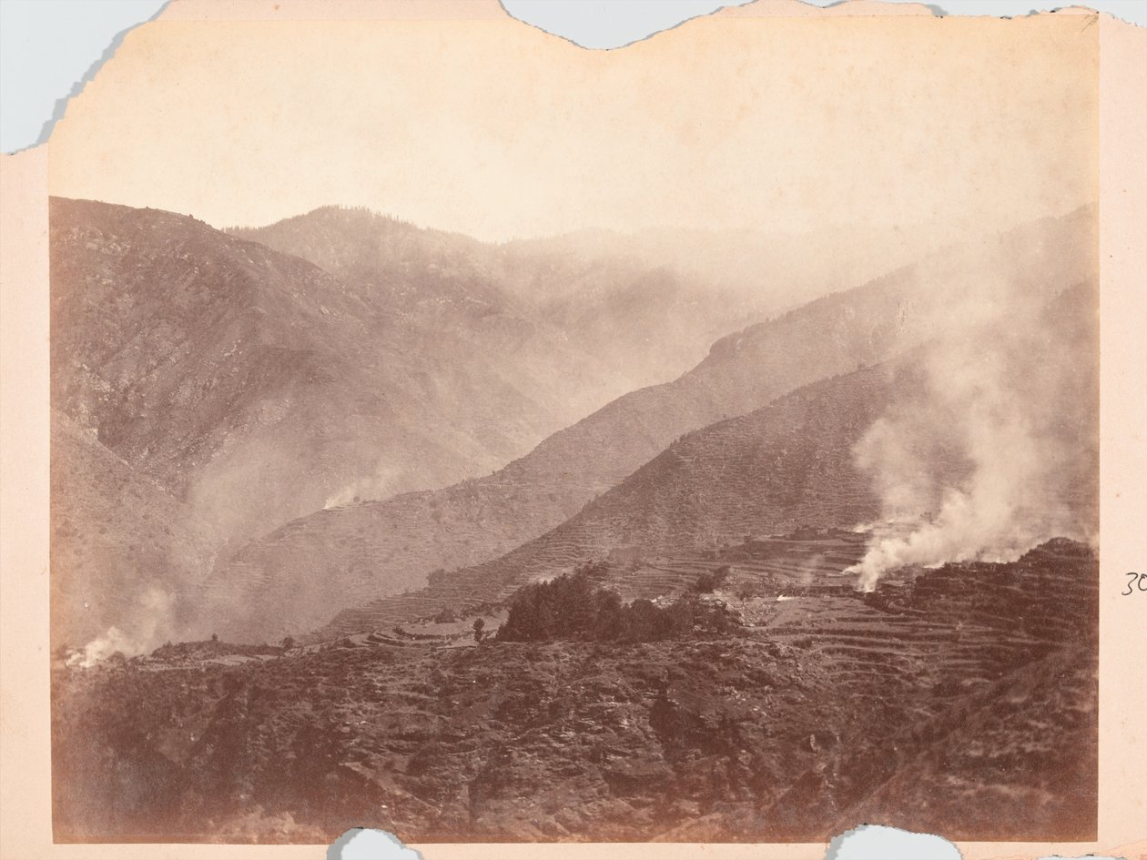 Village en feu, expédition de Black Mountain - Unknown photographer