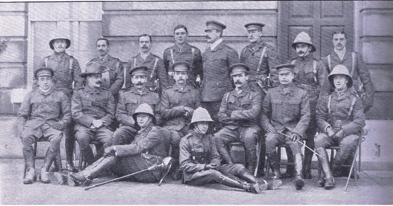 Col Owen, Major Boole-Smith et les autres officiers des Dragoon Guards, d