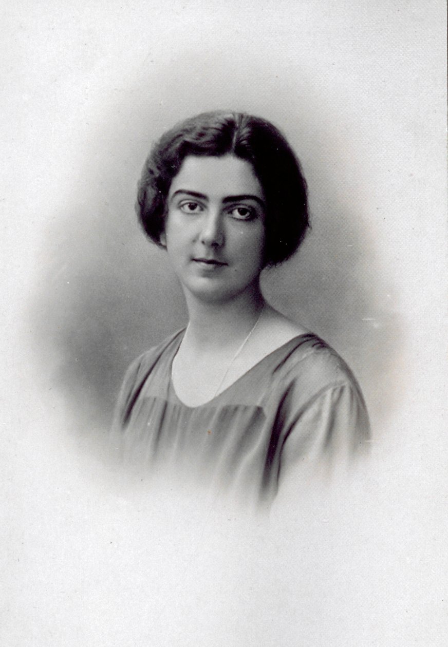 Portrait en buste de la princesse Jolanda de Savoie, souriante le jour de son mariage - Unknown photographer
