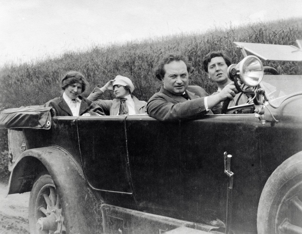 Helene Berg, Alma Mahler, Franz Werfel et Alban Berg photographiés en voiture - Unknown photographer