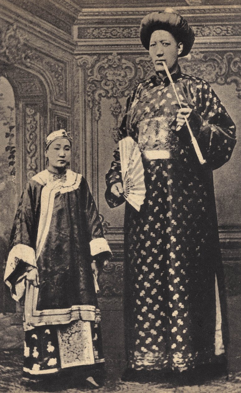 Les Monstres, le géant de Chine. Photographie, fin du XIXe siècle, Paris. Collection privée. - Unknown photographer
