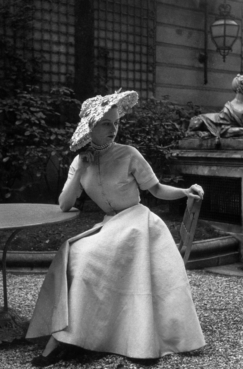 Mode Dior en 1948 : Robe "New Look" de Christian Dior (photo) - Unknown photographer