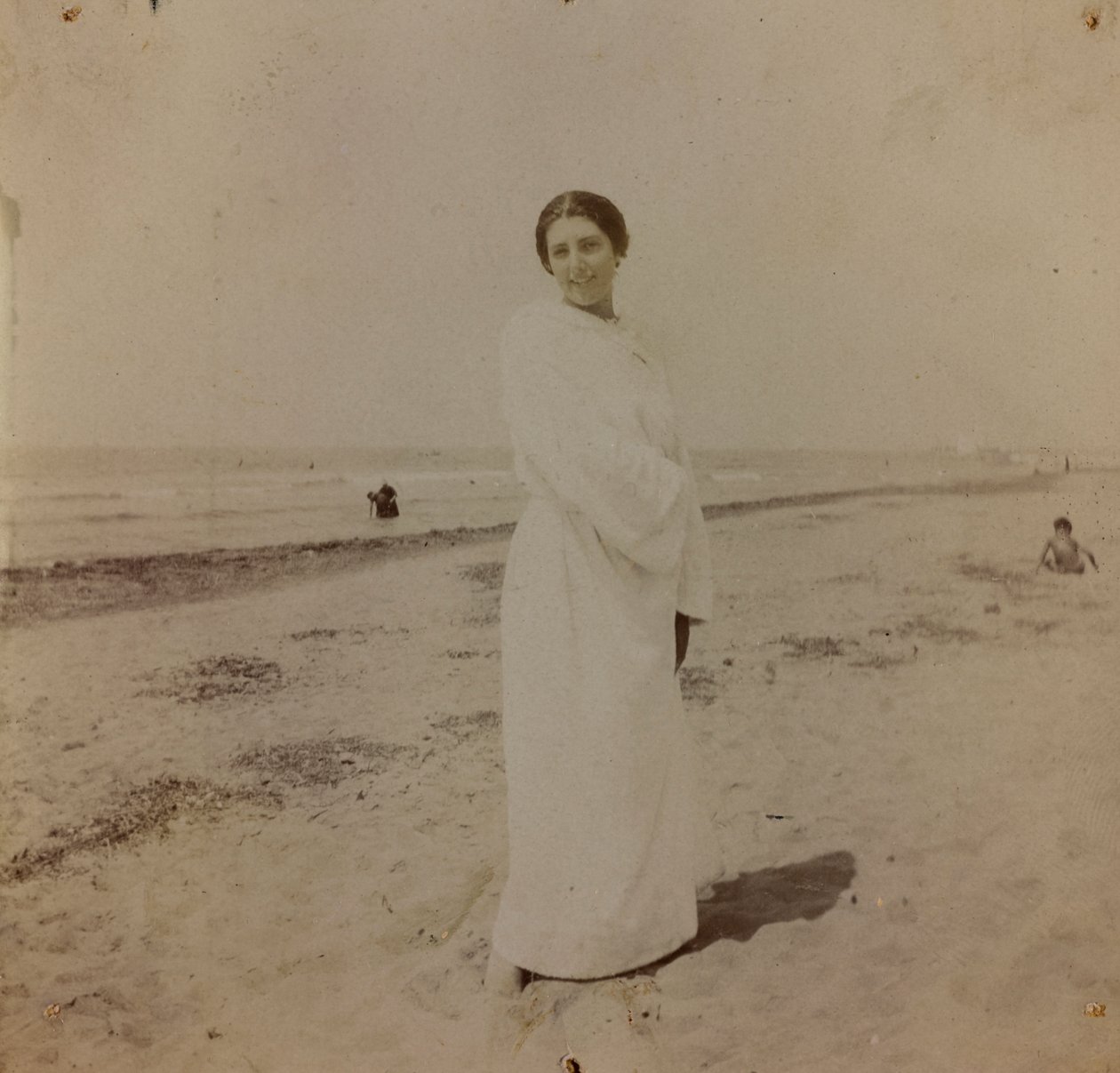 Portrait sur la plage de Forte dei Marmi, Versilia, vers 1910 (photo) - Unknown photographer
