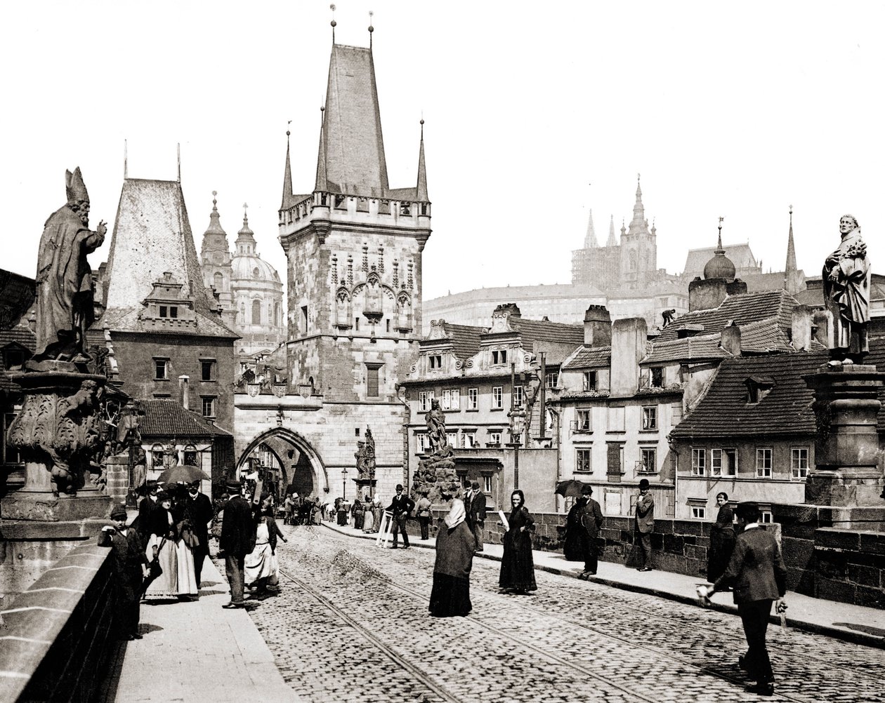 Prague. Pont Charles et la tour de la vieille ville. vers 1890 - Unknown photographer