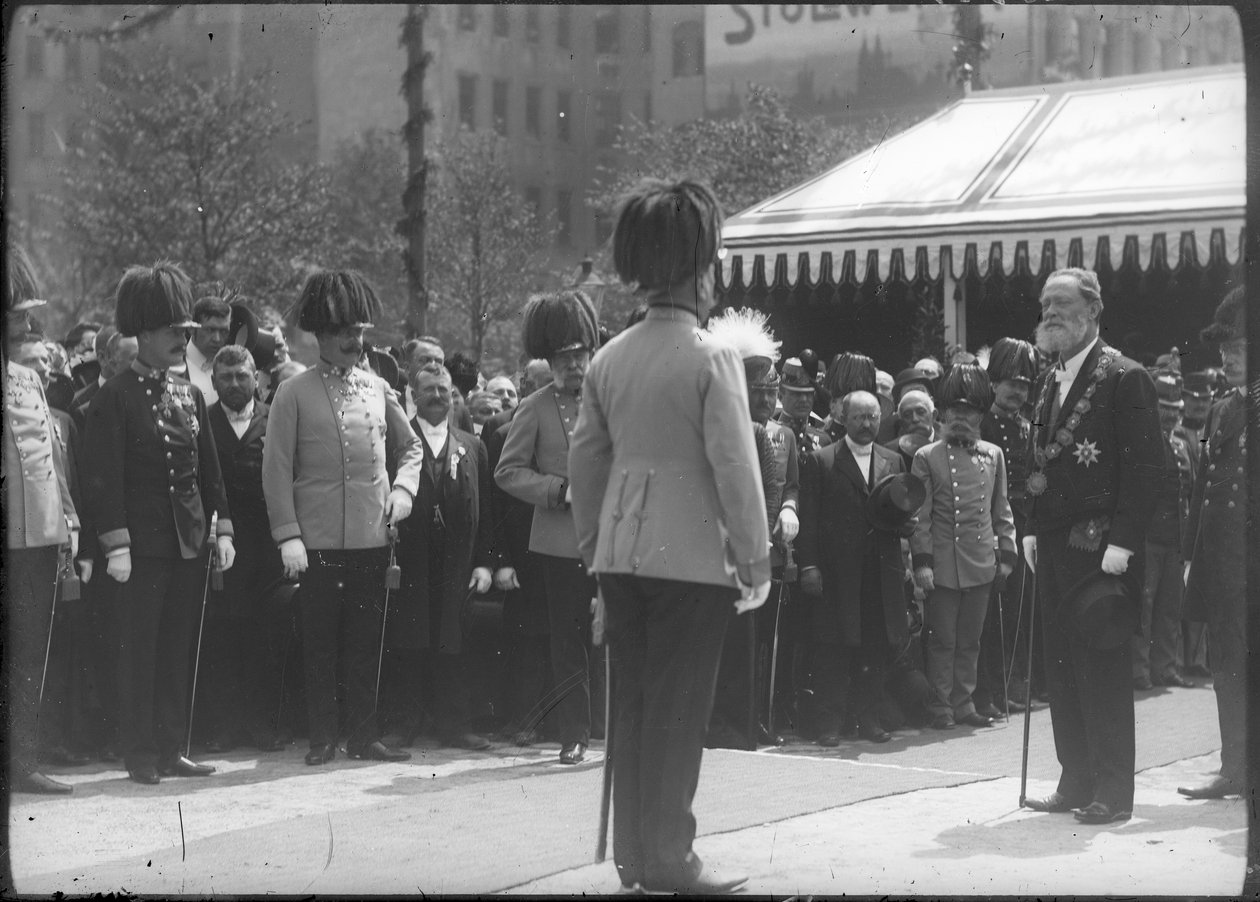 Révélation du monument Hesser à la gare de Westbahnhof de Vienne - Unknown photographer