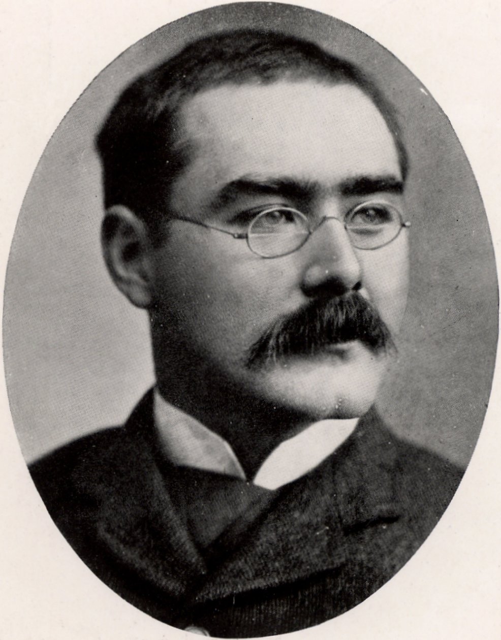 Rudyard Kipling (1865-1936) journaliste, romancier et poète anglais - Unknown photographer