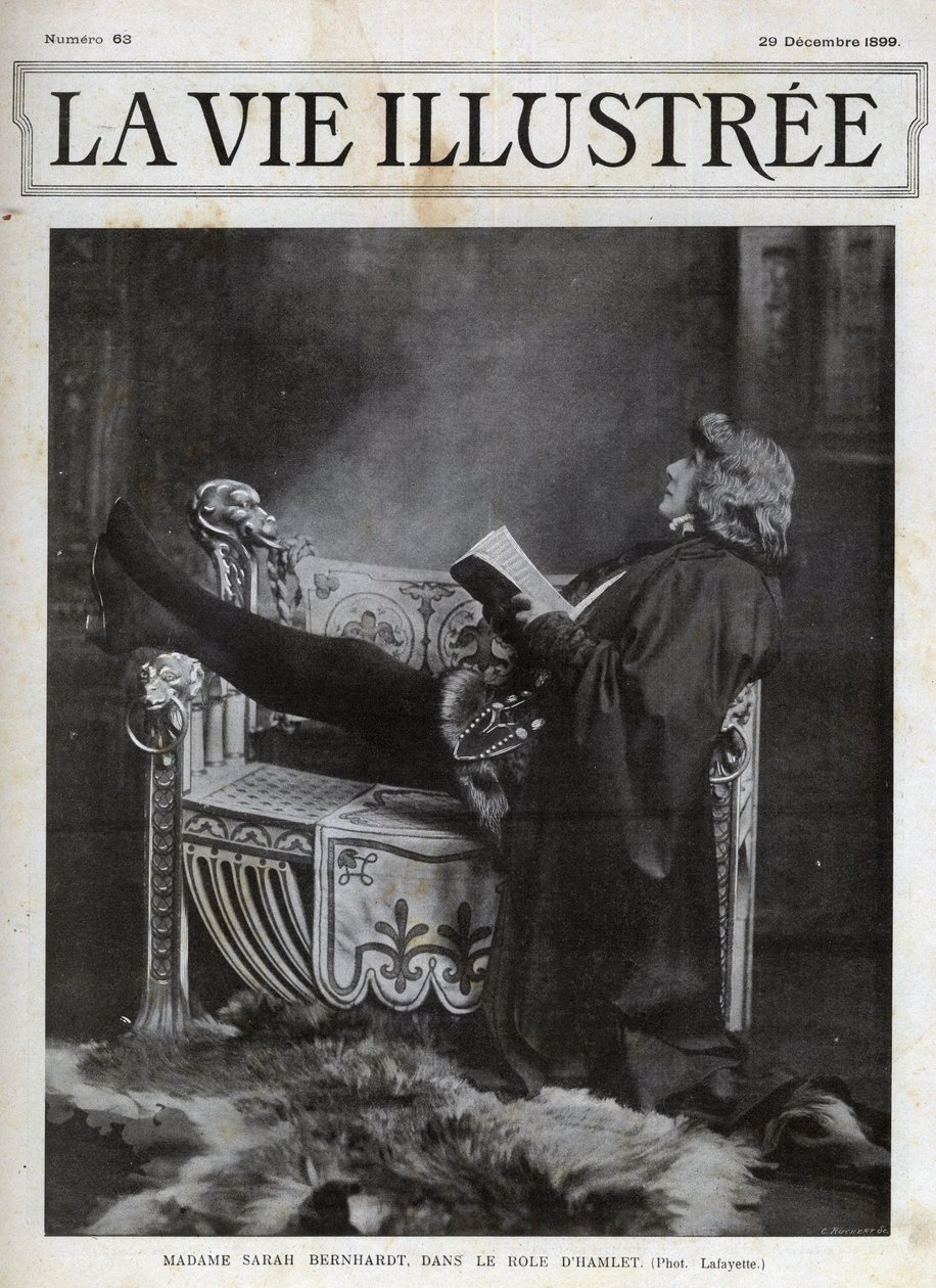 Sarah Bernhardt (1844-1923) dans le rôle de Hamlet par Shakespeare - couverture de la Vie Illustrée de 1899 - Unknown photographer