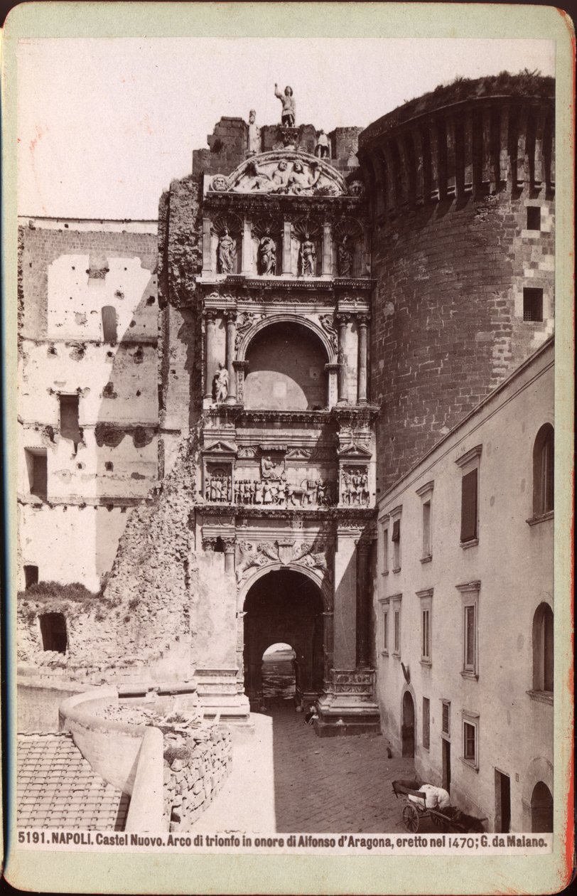 Arc de triomphe du Castel Nuovo, Naples, vers 1880 (photographie) - Unknown photographer