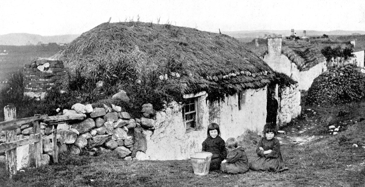 Maisons de crofters, Stornoway, Lewis, Hébrides extérieures, Écosse, 1924-1926 - Valentine and Sons Ltd