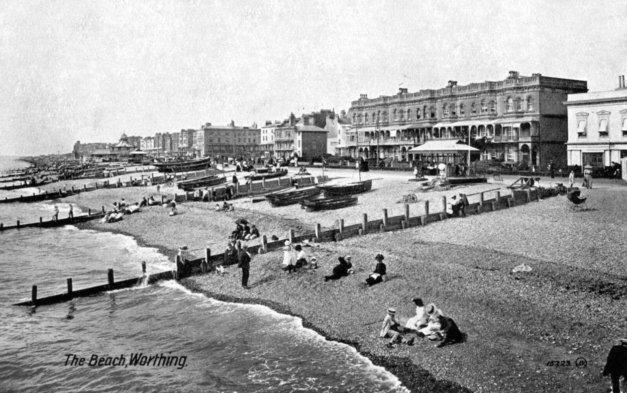 La plage de Worthing, West Sussex, 1917 - Valentine and Sons Publishing Co