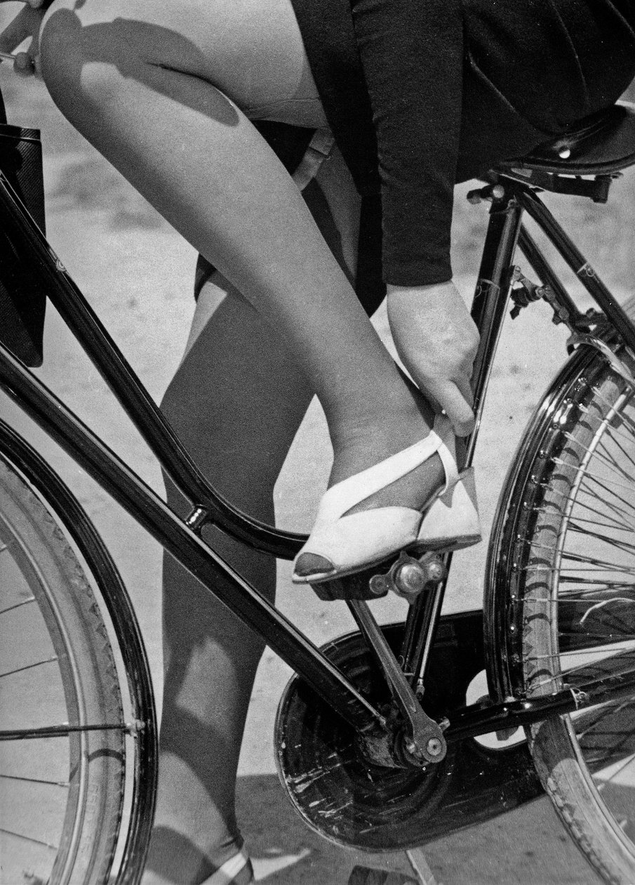 À vélo, vers 1941 (photo n/b) - Vincenzo Balocchi