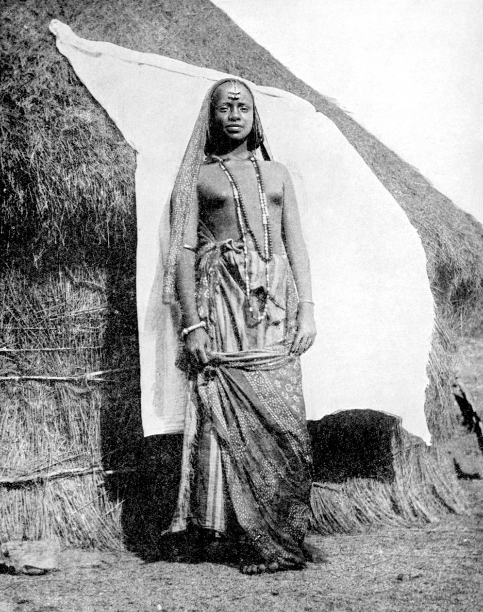 Une Femme Éthiopienne Abyssinienne - Wide World Photos
