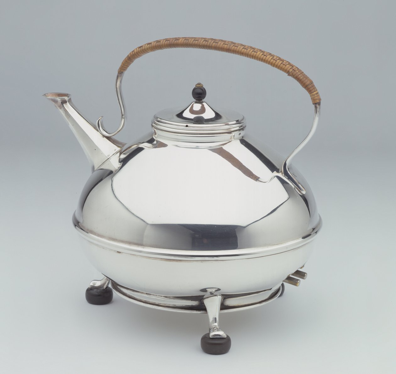 Bouilloire électrique, vers 1905 - William Arthur Smith Benson