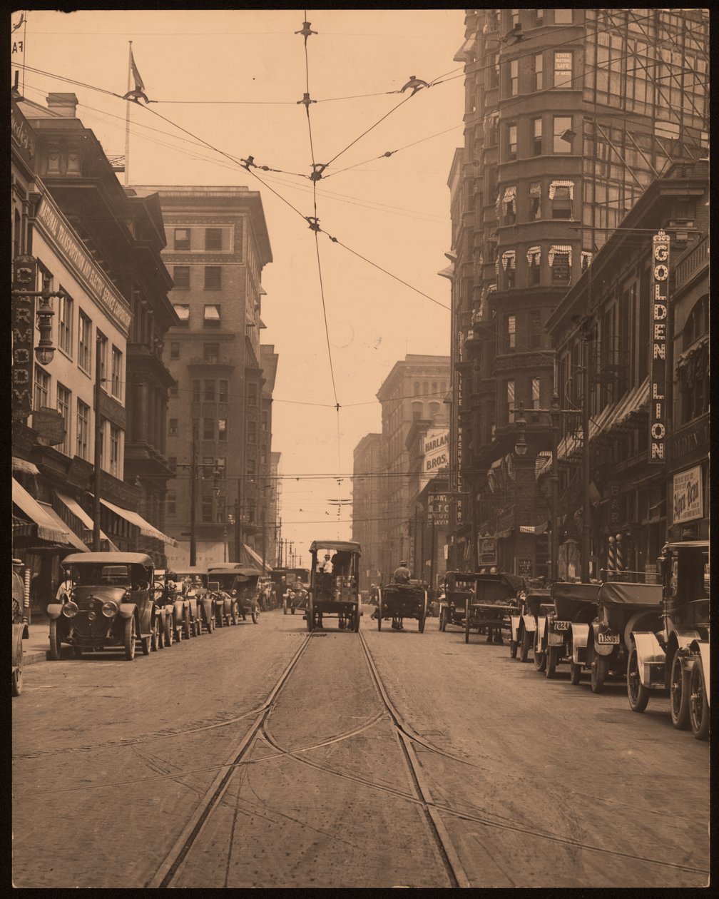 Huitième et Pine Streets - William G. Swekosky