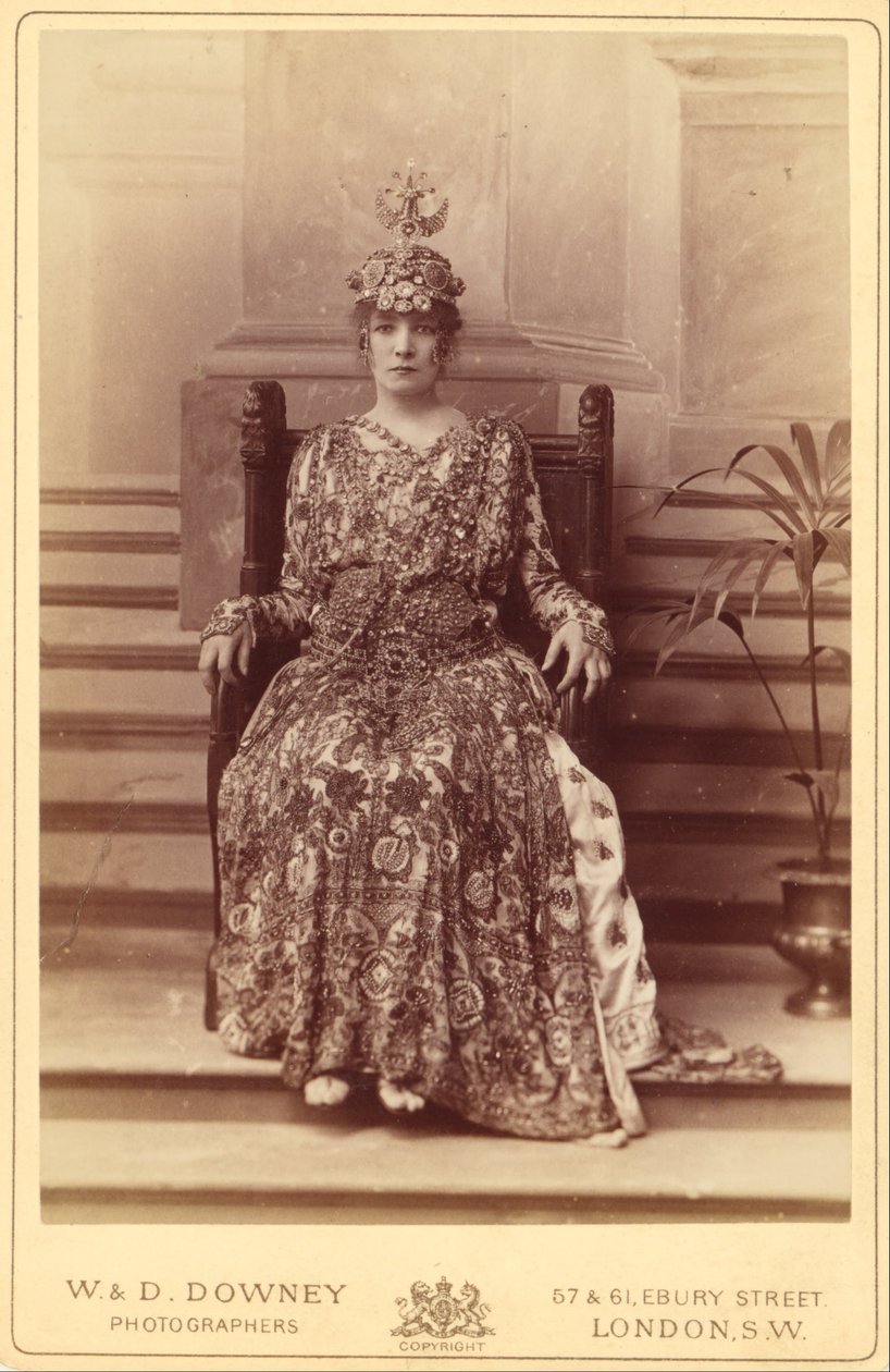 Sarah Bernhardt en impératrice Théodora dans Théodora de Sardou - William and Daniel Downey