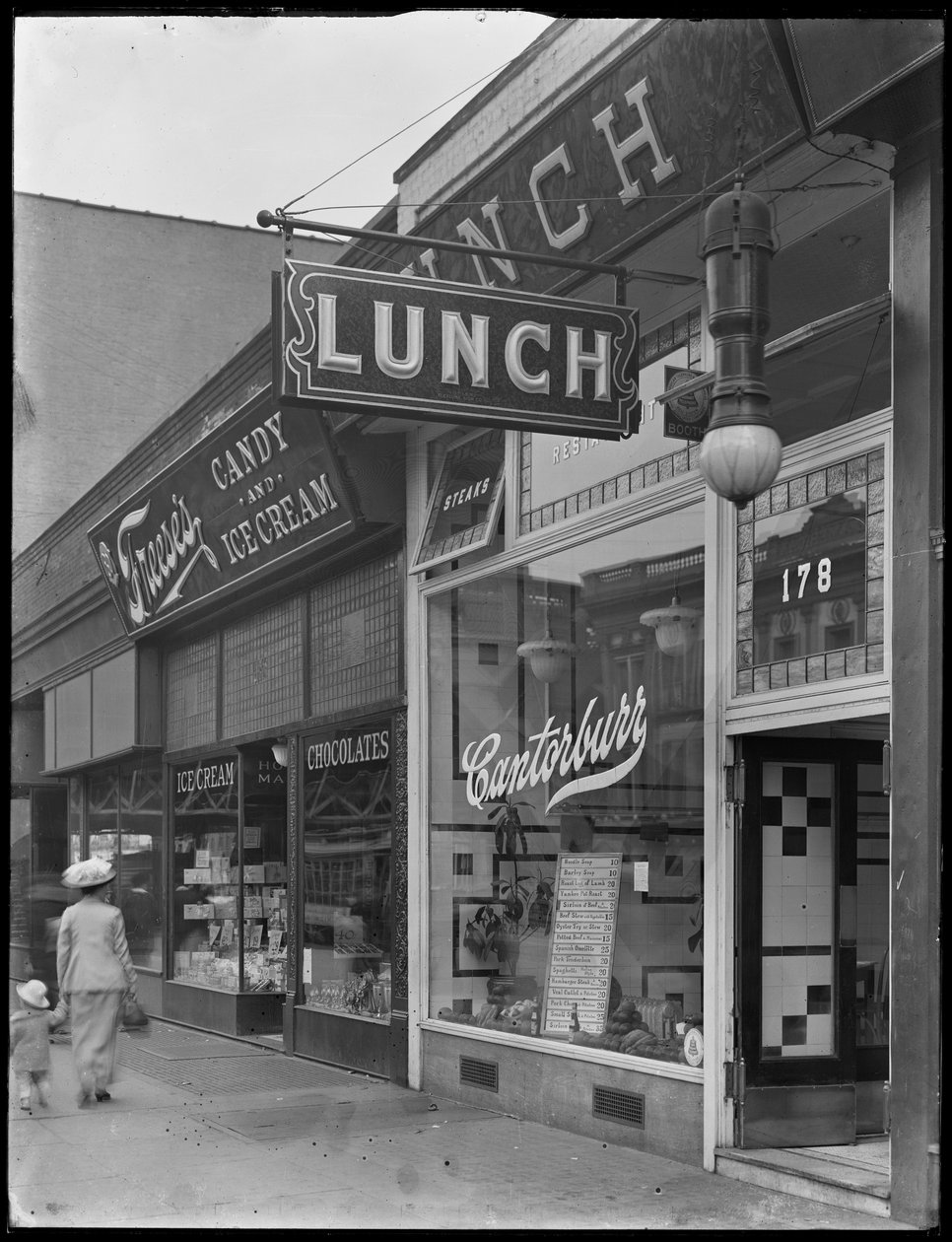 Enseigne du Déjeuner de Canterbury au 202 (ou 178) E. 125th Street, New York City, 2 mai 1916 - William Davis Hassler