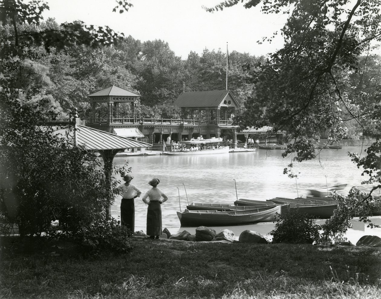 Central Park Boat House, c.1910-21 - William Davis Hassler
