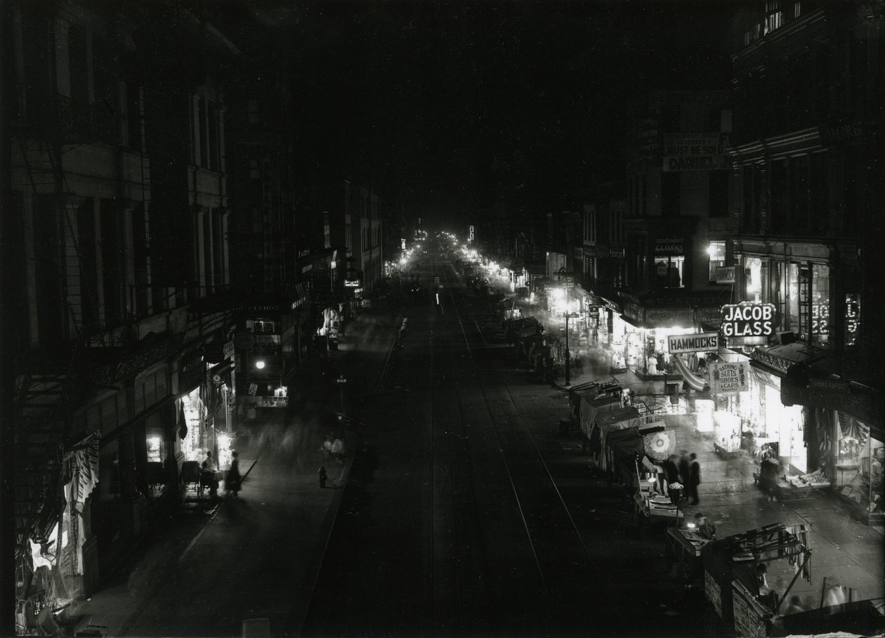 Vue nocturne de Grand Street à Orchard Street, NYC, 1917 - William Davis Hassler