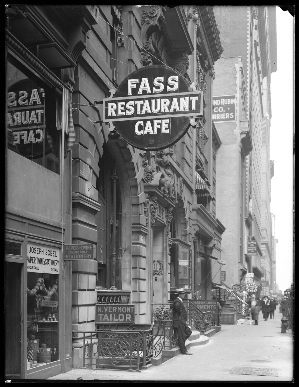 Enseigne pour Fass Café, 19 W. 31st Street, New York City, 14 juin 1916 - William Davis Hassler