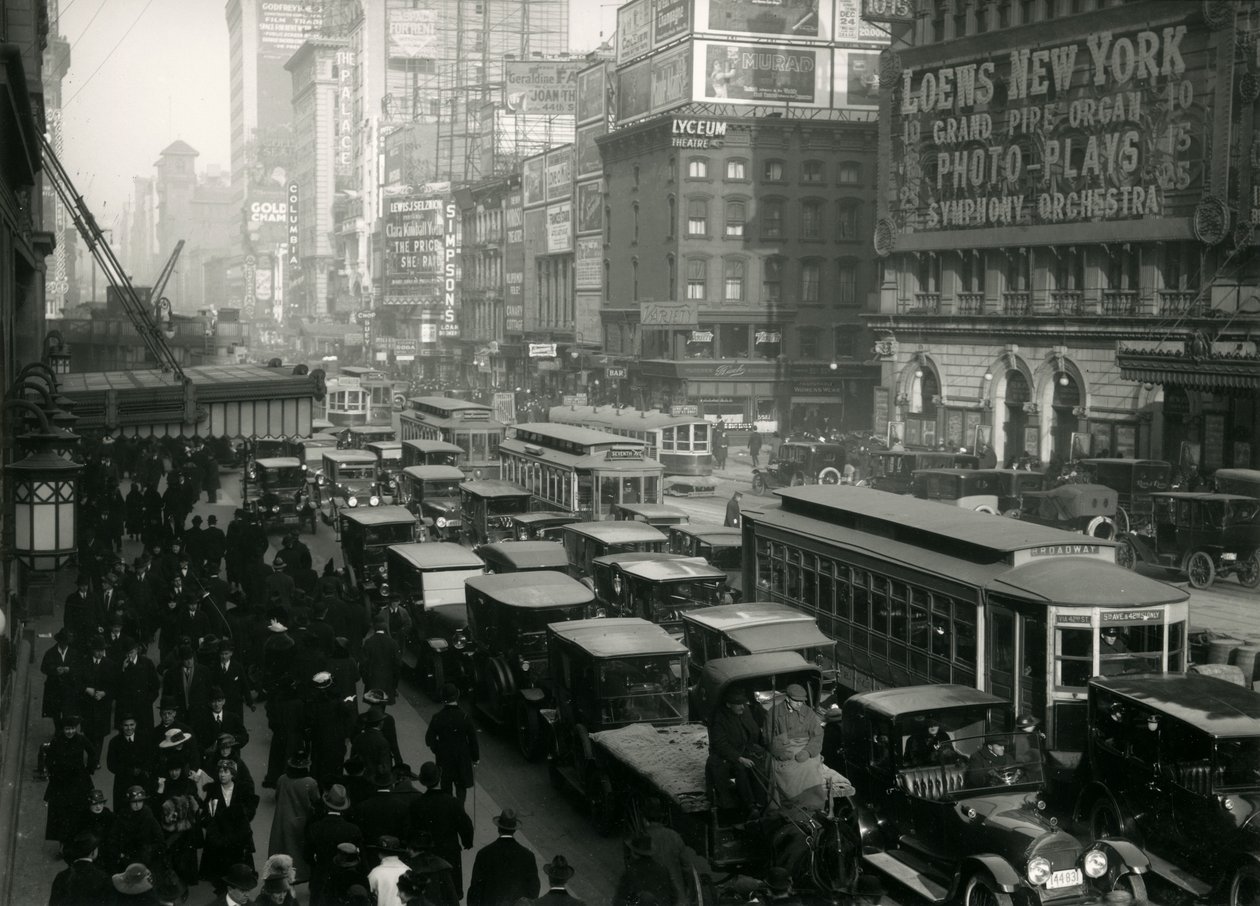 Times Square, bondé de voitures, bus et gens, c.1917 - William Davis Hassler