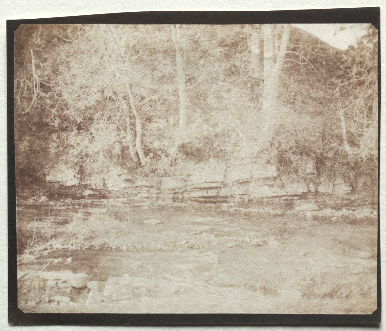 Un ruisseau de montagne qui coule au pied du château de Doune, 1844 - William Henry Fox Talbot