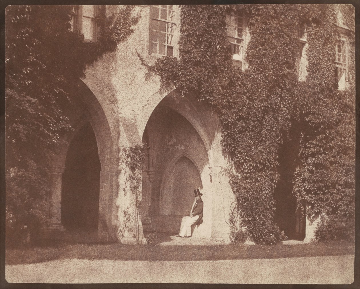 Le révérend Calvert Jones dans les cloîtres de l