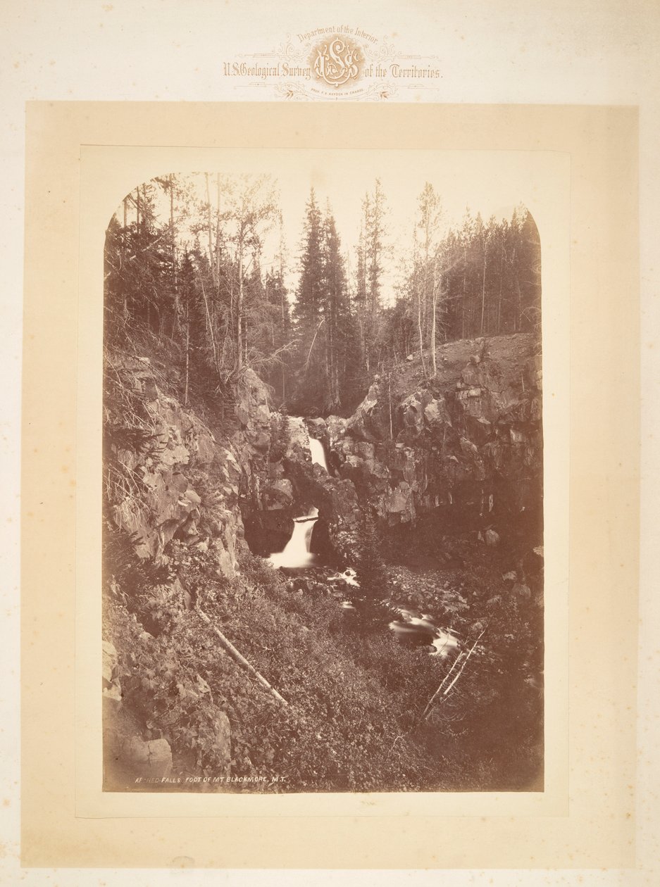 Chutes en arche au pied du mont Blackmore M.T. - William Henry Jackson