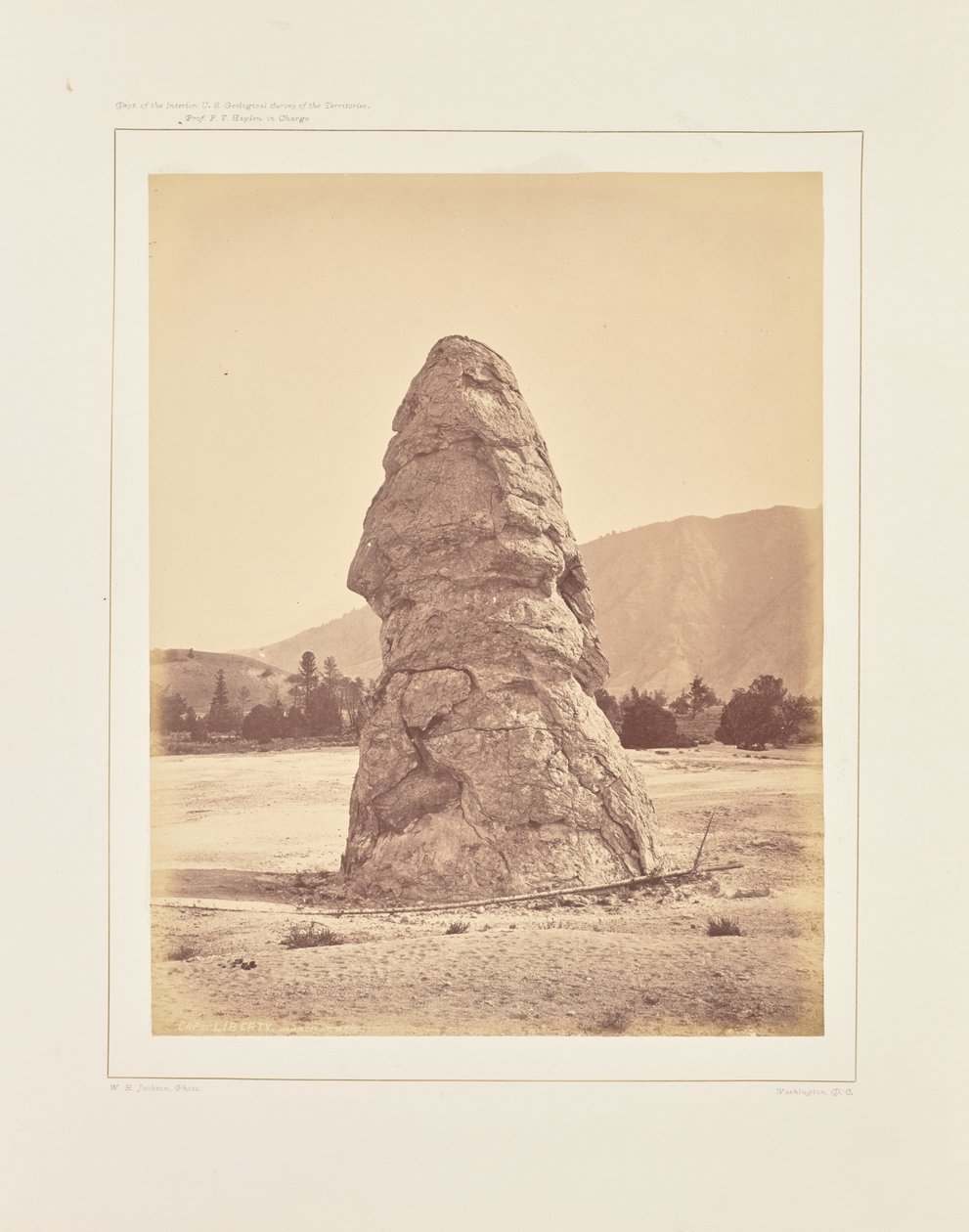 Cap de la Liberté, Mammoth Hot Springs - William Henry Jackson