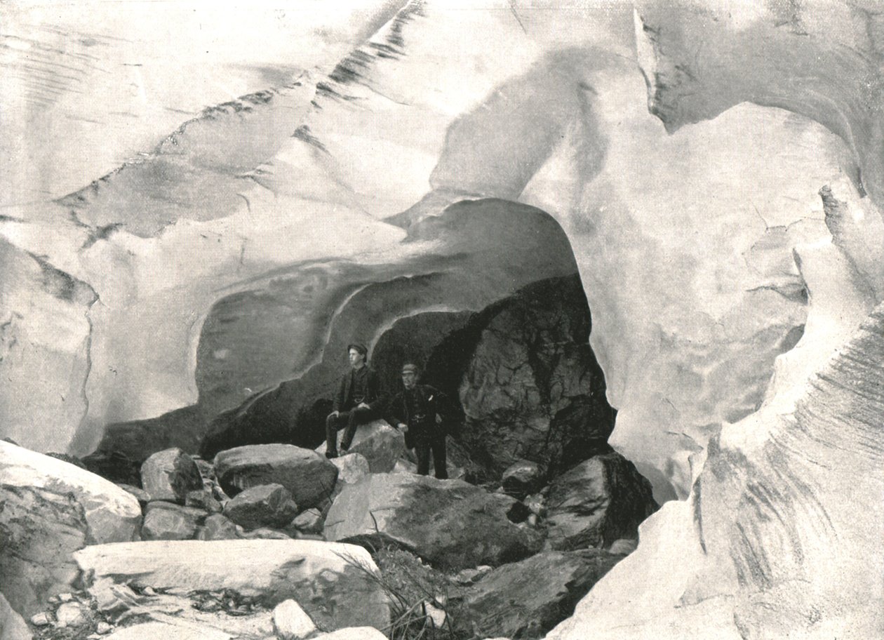 Les Rocheuses : grotte de glace dans le Grand Glacier, Mont Sir Donald, Canada, 1895 - William Notman and Son