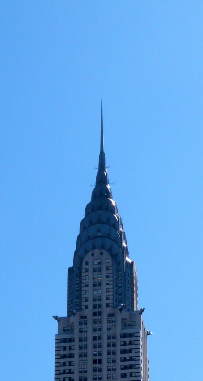 Le Chrysler Building est un gratte-ciel de style Art déco situé à New York, à l