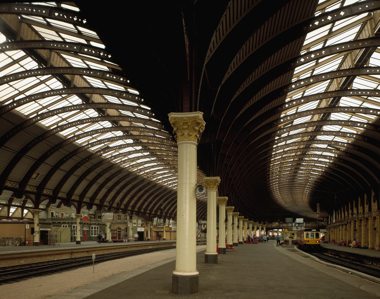 Vue de la gare centrale de York conçue par les architectes William Peachy et Thomas Prosser. 1870-1877 Angleterre - William and Prosser Thomas Peachy