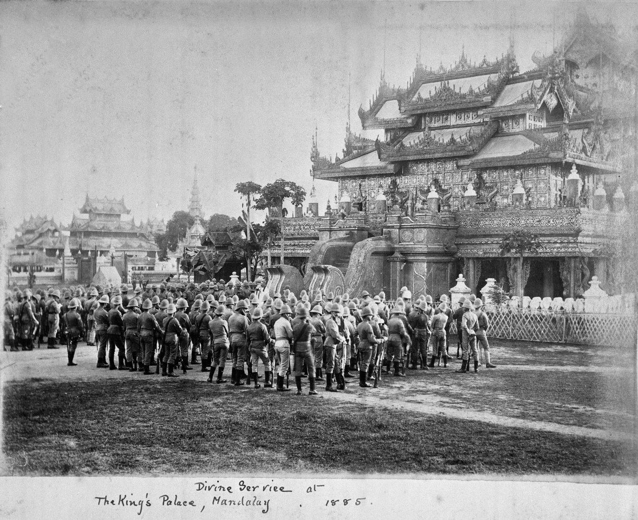 Service divin au palais du roi, Mandalay, 1885 - Willoughby Wallace Hooper