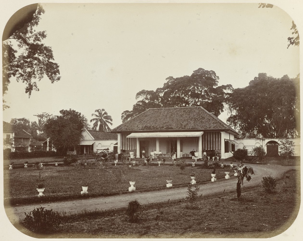 Maison sur la place du Roi à Batavia - Woodbury and Page