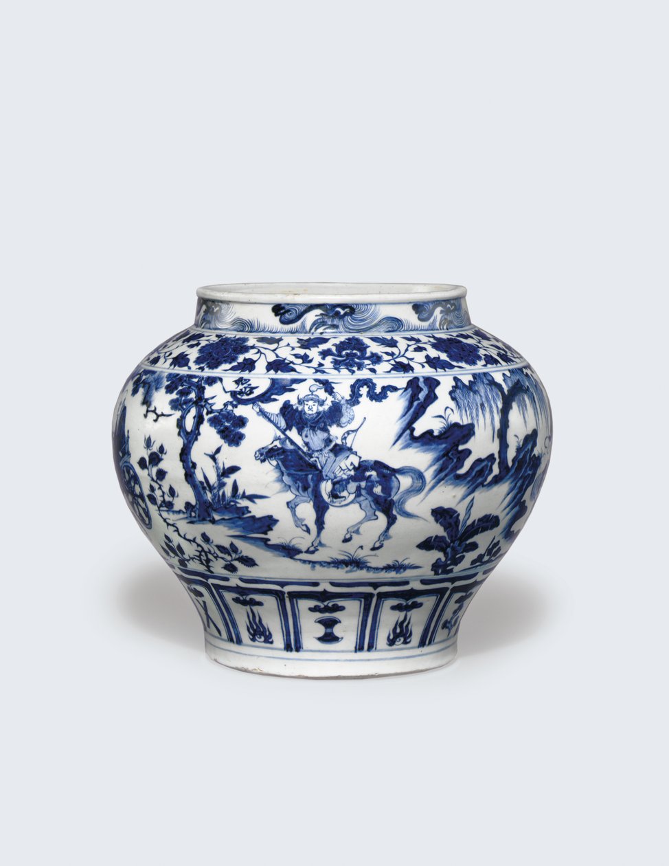 Un pot exceptionnellement rare et important en bleu et blanc, Guan - Yuan Dynasty Chinese School