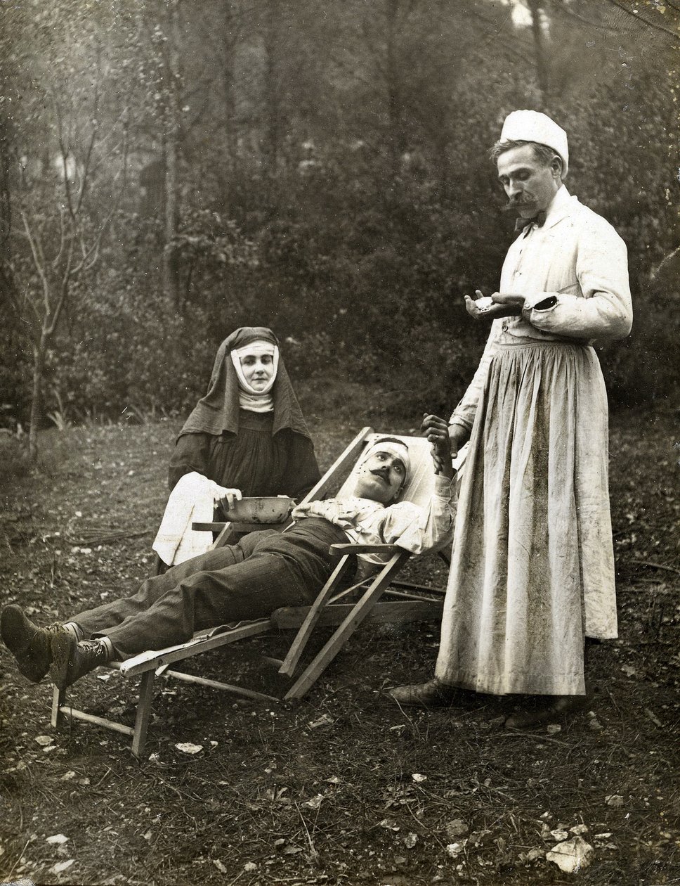 Docteur prenant le pouls d