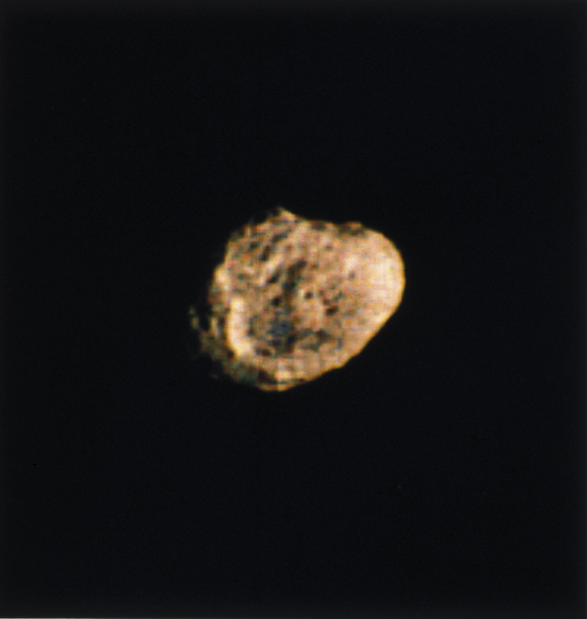 Hypérion, une des lunes de Saturne, photographiée par Voyager 2 - Ferdinand Georg Waldmuller