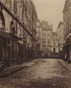 La rue Childebert, prise de la rue d