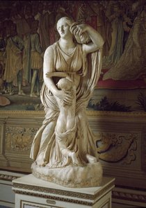 Niobé et sa fille (sculpture en marbre)