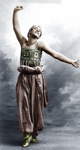 Vaslav Nijinsky en costume pour Shéhérazade