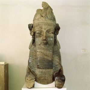 Chapiteau à tête humaine, du Tripylon, Persépolis, Iran, 500-480 av. J.-C.